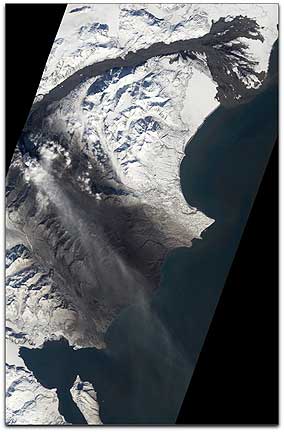 Mt Redoubt volcanic lahar 1